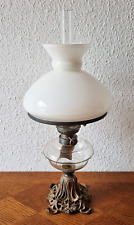 Schöne, antike Petroleumlampe mit Milchglas Schirm & Zinkgussfuß Jugendstil 1900