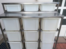 Zutatenwagen mit Behälter