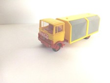 PRALINE Mercedes LP 813 Getränkewagen mit Beschriftung Coca Cola 