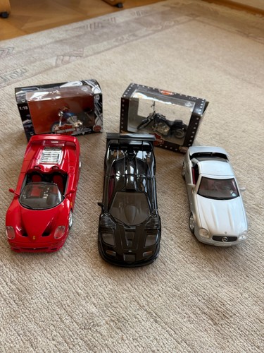 Modellfahrzeuge - 1:18, –