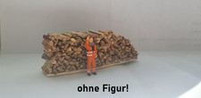 kleiner Holzstapel für