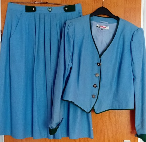 Trachtenkostüm hellblau mit