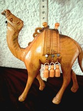 Krippenfigur, Kamel handgeschnitzt aus Olivenholz Hochglanz lasiert ca 15 x15 cm