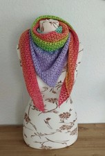 Dreieckstuch, Schal, Stola, Lacetuch, Handarbeit, Regenbogenfarben 