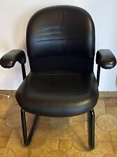 Schwingstuhl mit Armlehnen Leder schwarz -Piretti Collection Italy