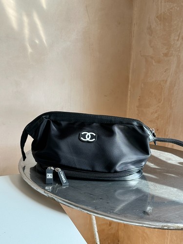 Chanel classic canvas zip - chanel,
