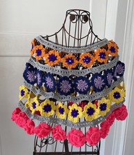 Blumenponcho/Schultertuch