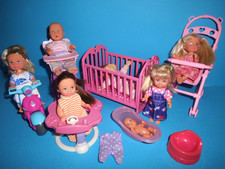 %*Barbie Möbel*Hochstuhl*Bett*Karre*Laufwagen*Roller*7Kinder+Babys+Kleidung*%