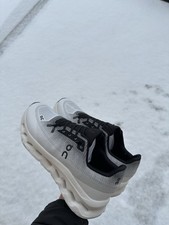 On Running Schuhe ( Roger