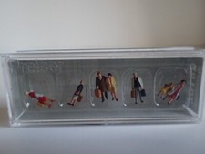 Preiser Reisende gehend