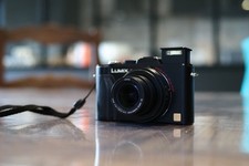 Expert Kompaktkamera - Panasonic Lumix DMC-LX5 - 10.1 MP CCD Sensor