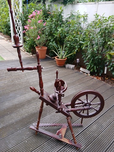 Spinnrad antik - spinnrad,