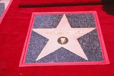 Dia Raquel Welch Star Walk of Fame 1996 KB-format Fotograf P14-27-3-1