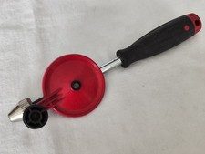 Aus einer Auflösung: tolle alte Handbohrmaschine