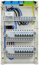 Mit Zähler bestückter Unterverteilung Hager Sicherungskasten, Verdrahtet