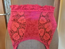 Triumph Strapsgürtel Rot! Gr. S 36/38, Modell Jacqueline - sehr gut!