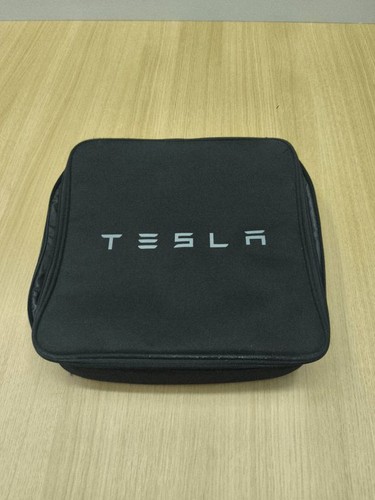Tesla model 2020 - model, ladekabel
