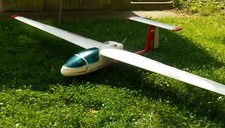 Rc-Ogar Motorsegler von Robbe mit Motor und Servos sowie abnehmbaren Stützrädern