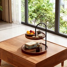 Etagenförmiges Obstregal aus