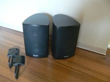 2 Magnat Needle Alu Sat schwarz mit Wandhalterungen