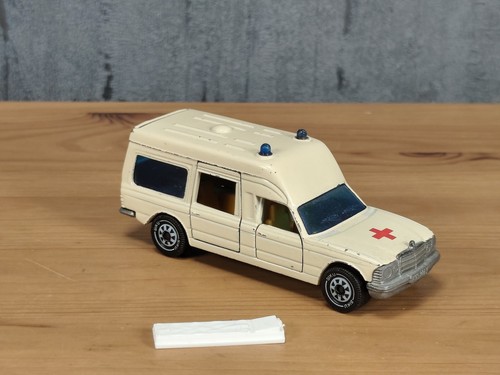 Siku mercedes - 🚑,