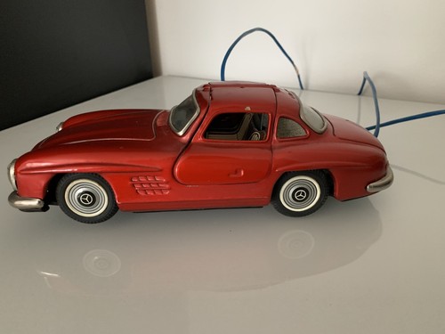 Boxed bandai mercedes - boxed, benz