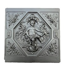 Antike Ofenplatte mit Putte