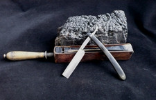 Alte Rasiermesser W. Bankowsky Berlin 7,6 cm - mit Abziehleder - 1906 Potsdam