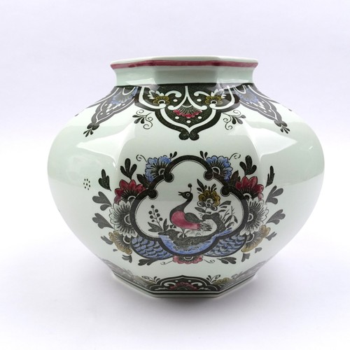 Villeroy boch vase - &,