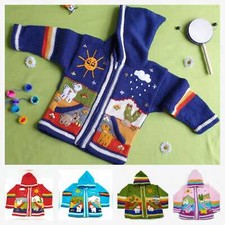 Bestickte Kinder-Strickjacke