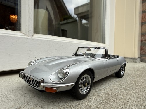 Jaguar type roadster - 1:18,