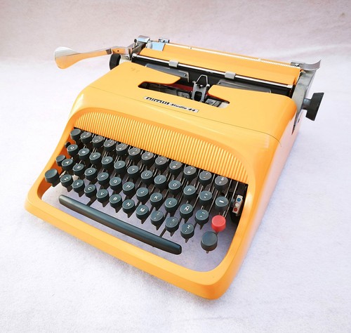 Olivetti studio - studio, 44