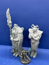 Kromlech Gelände - 2 Statuen