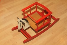 Altes Schaukelpferd aus Holz