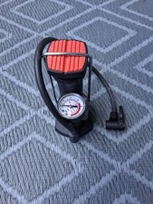 Crivit Mini Fußluftpumpe  7Bar für Fahrrad, Bälle und Luftmatratzen