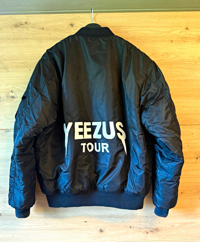 Yeezus tour mil com - yeezus,