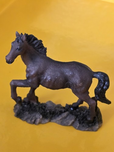 Pferdefigur vintage kunstharz - pferdefigur,