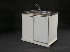 Tournee- Messeküche mit Kühlschrank Kochplatten Spüle Heißwassergerät Armatur