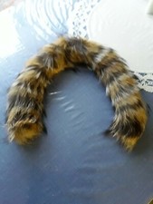 Waschbärpelzkragen für Kapuze braun, Länge 60 cm, Höhe 11 cm, echtes Fell
