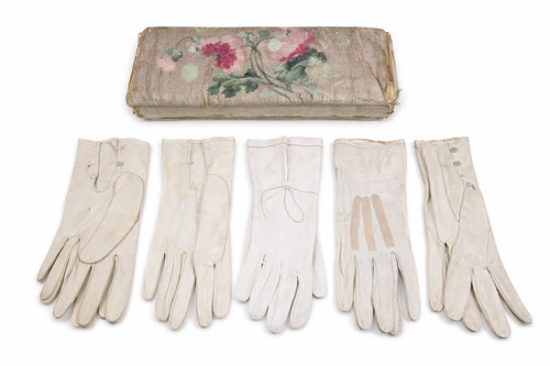 Altes handschuhfach 5 paar - +,