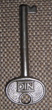 alter DIN Schrank Möbel