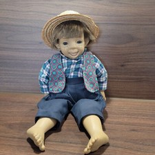 Puppe Junge mit Strohhut Spanische Sammlerpuppe Kariertes Hemd mit Weste 37 cm