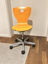 Schreibtischstuhl für Kinder, drehbar, orange, mit Rollen, Holz