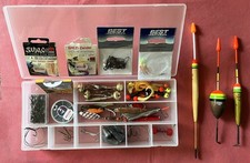 Konvolut Angelköder Angeln Spinner Twister Haken mit Box und Posen