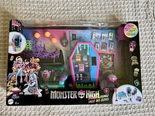 Monster high student lounge - high,