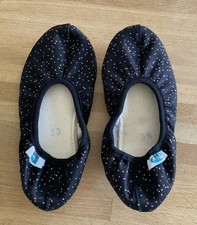 Arondo Gymnastikschuhe schwarz Gr. 30 fallen sehr klein aus