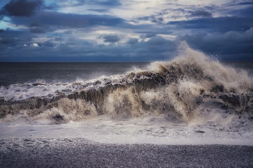 Rough seas deal beach kent - seas,