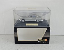 Faller 4322 Mercedes-Benz 220 S Ponton W180 1956 grau 1:43 in PC Vitrine
