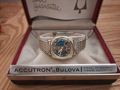 Bulova accutron spaceview 214 - bulova,