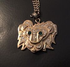 Lange Kette mit Löwenkopf